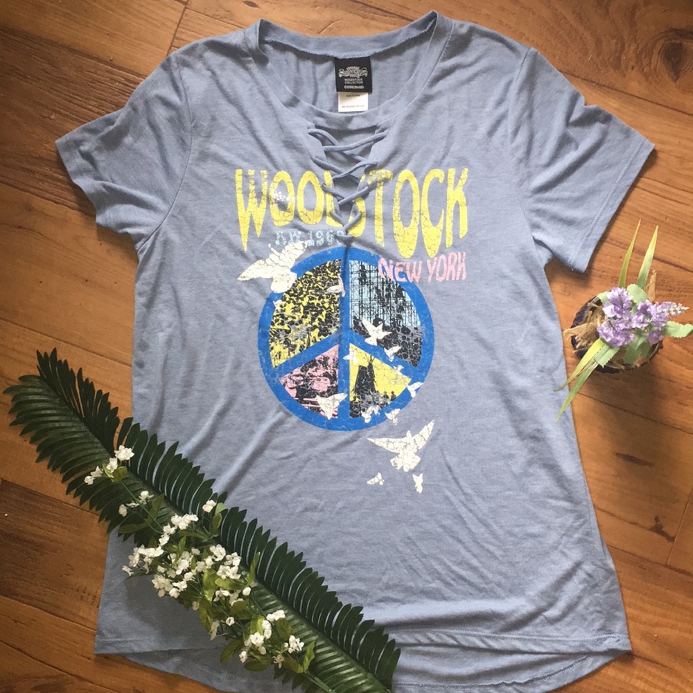 Vintage Concert Tee Woodstock NY Lace-Up Short Sleeve T-shirt – Light Blue